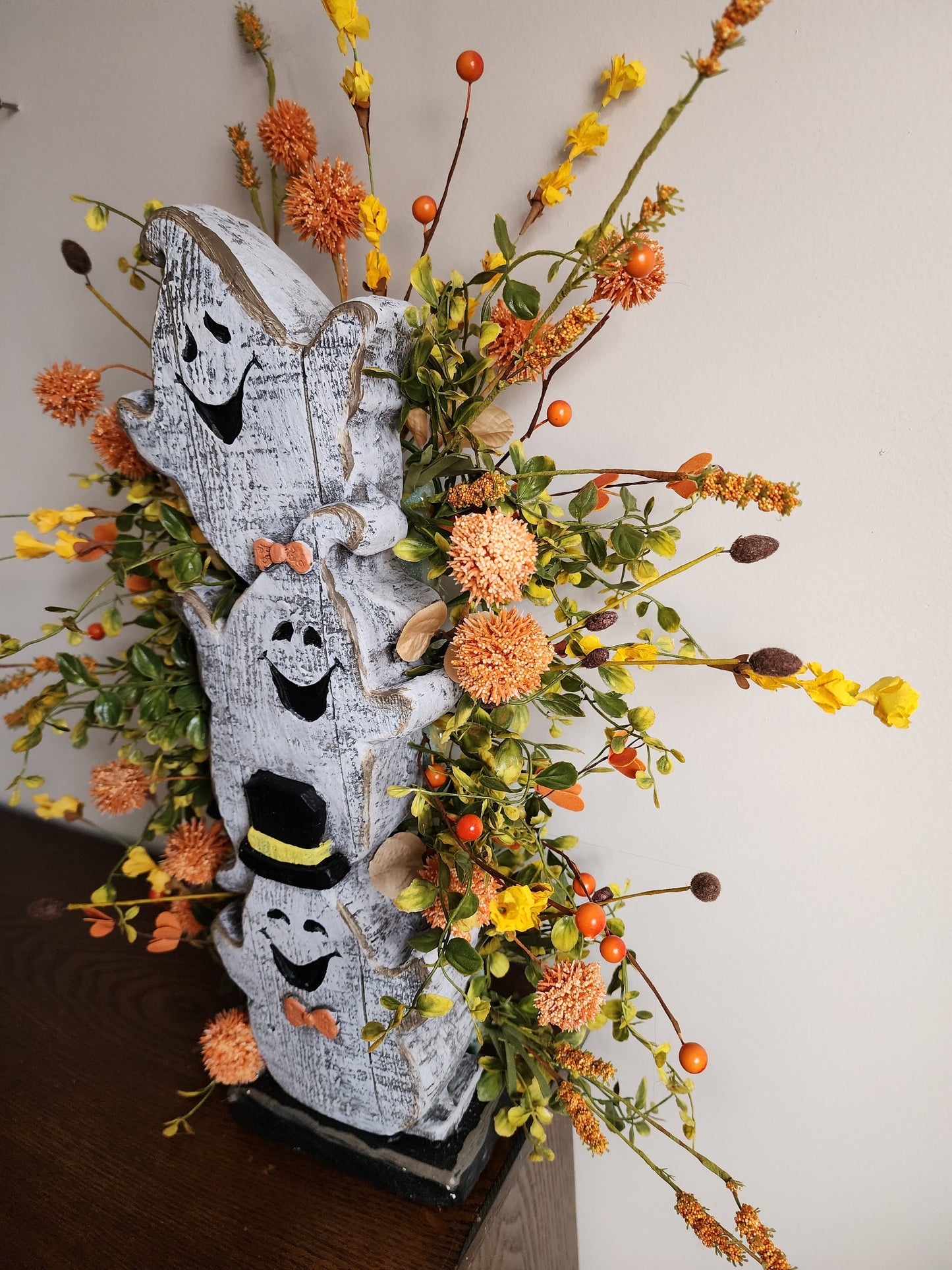 Cute Ghost Table Arrangement