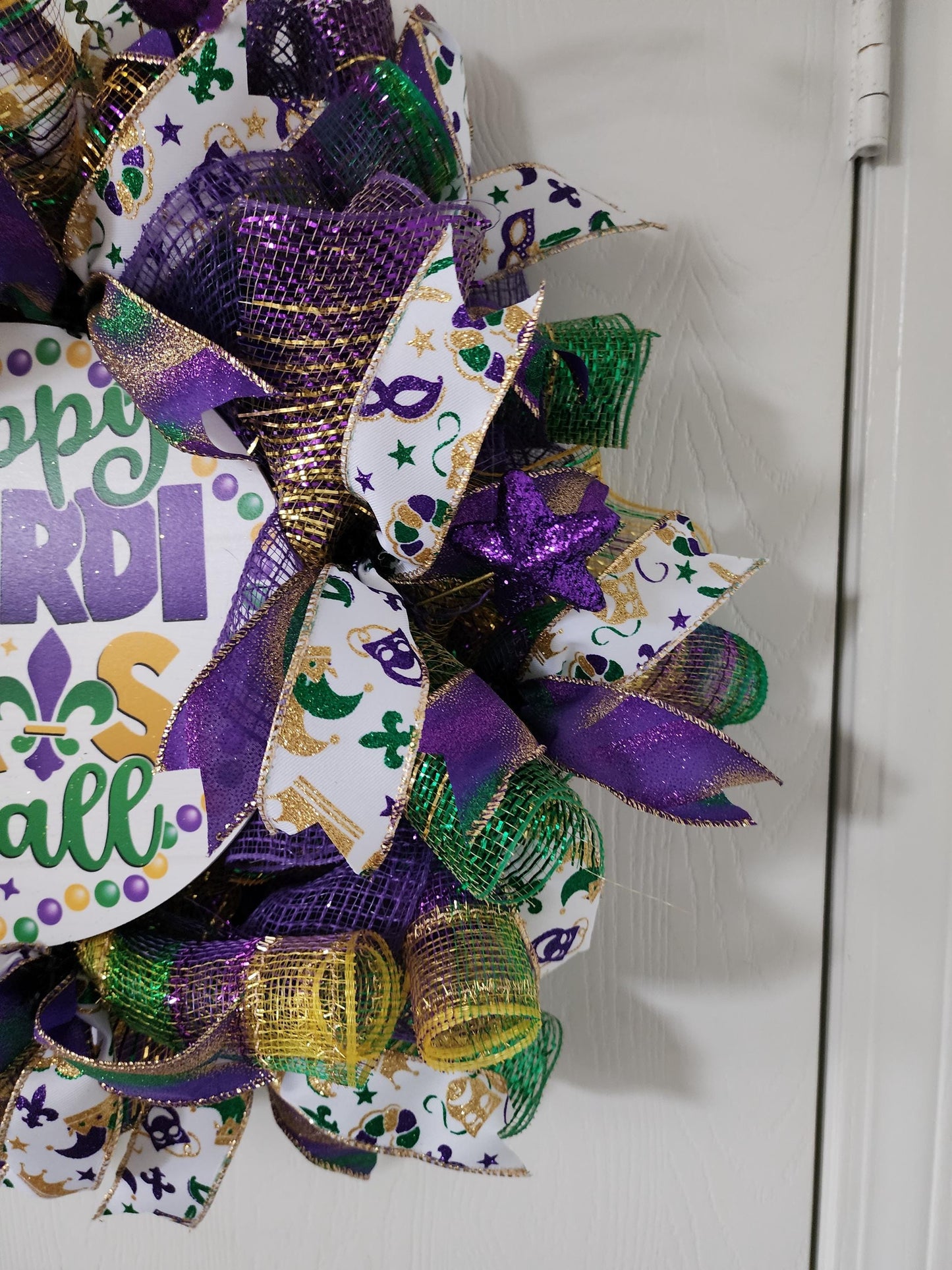 Happy Mardi Gras Mesh Wreath