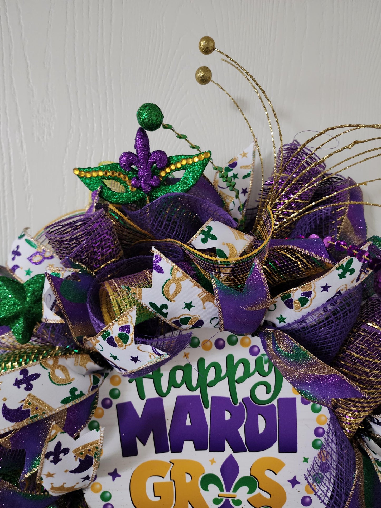 Happy Mardi Gras Mesh Wreath