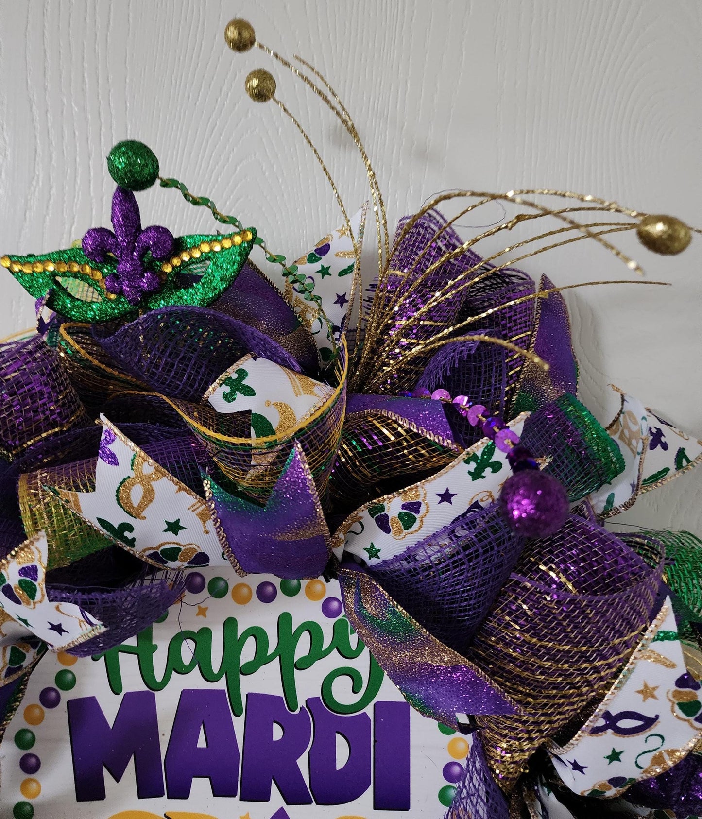 Happy Mardi Gras Mesh Wreath