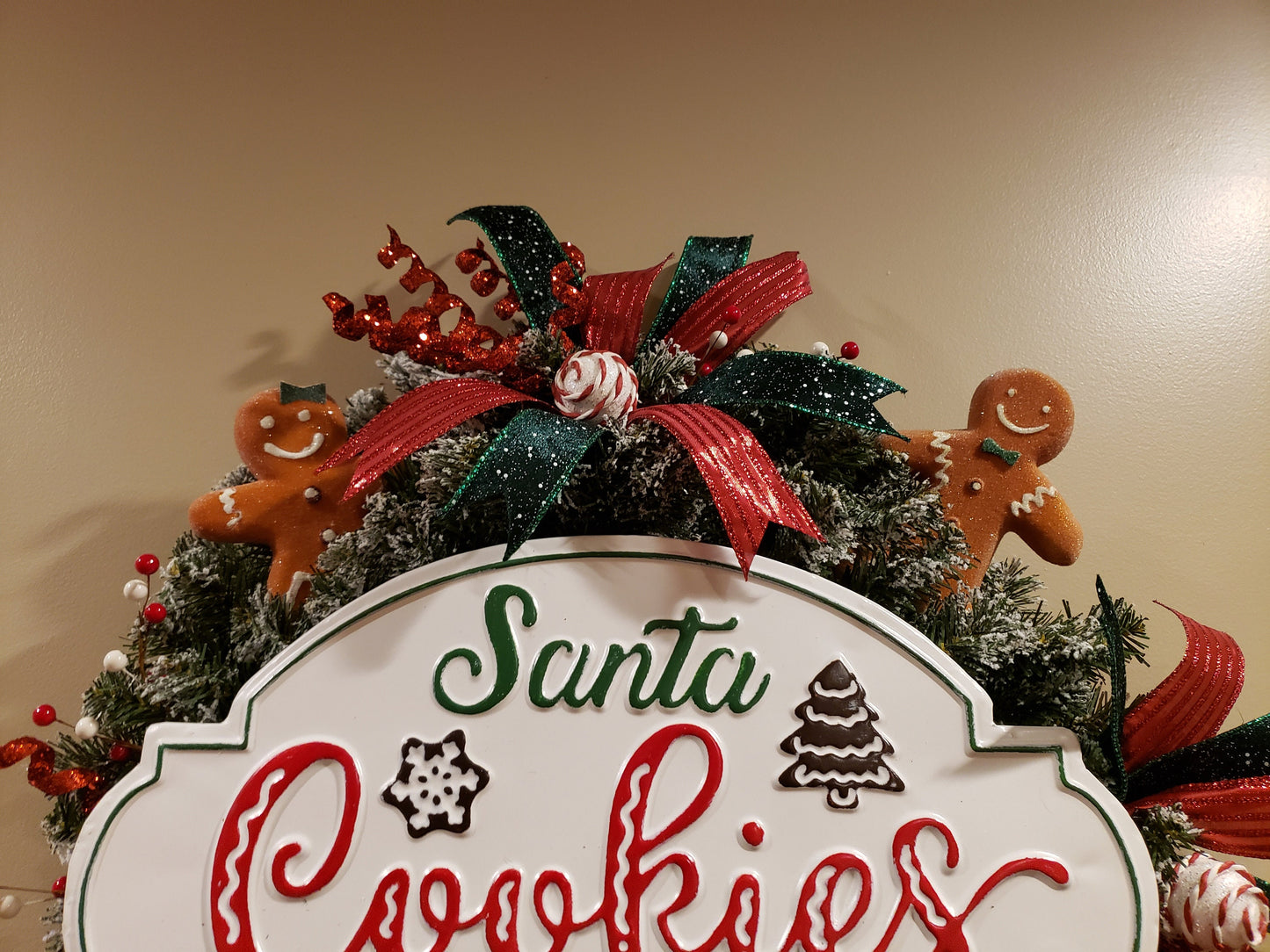 Santa Cookies Flocked Evergreen Wreath