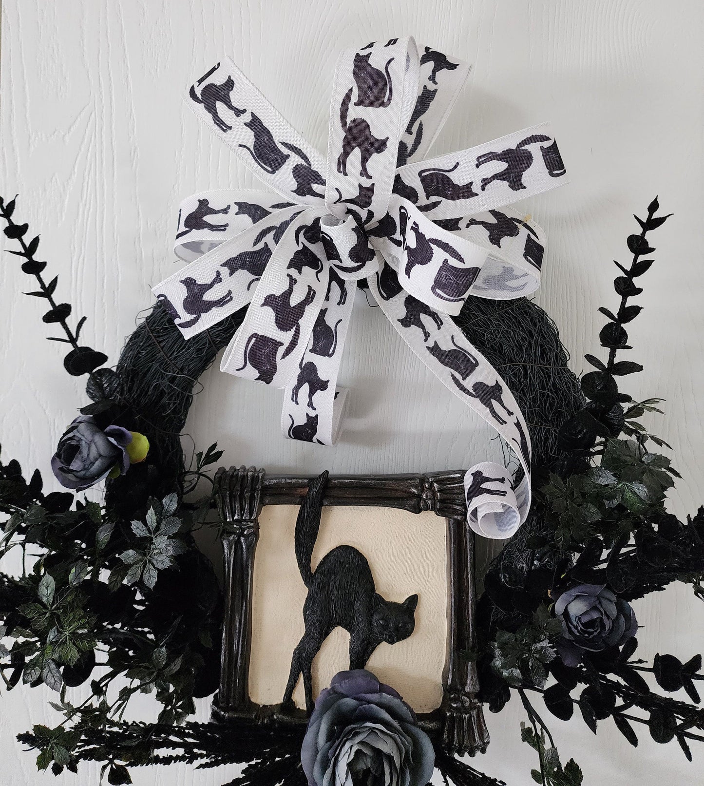 Scaredy Cat Grapevine Wreath