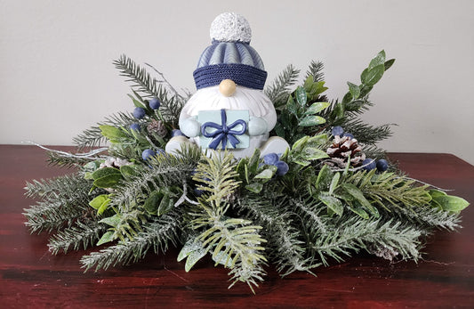 Gift Giving Winter Gnome