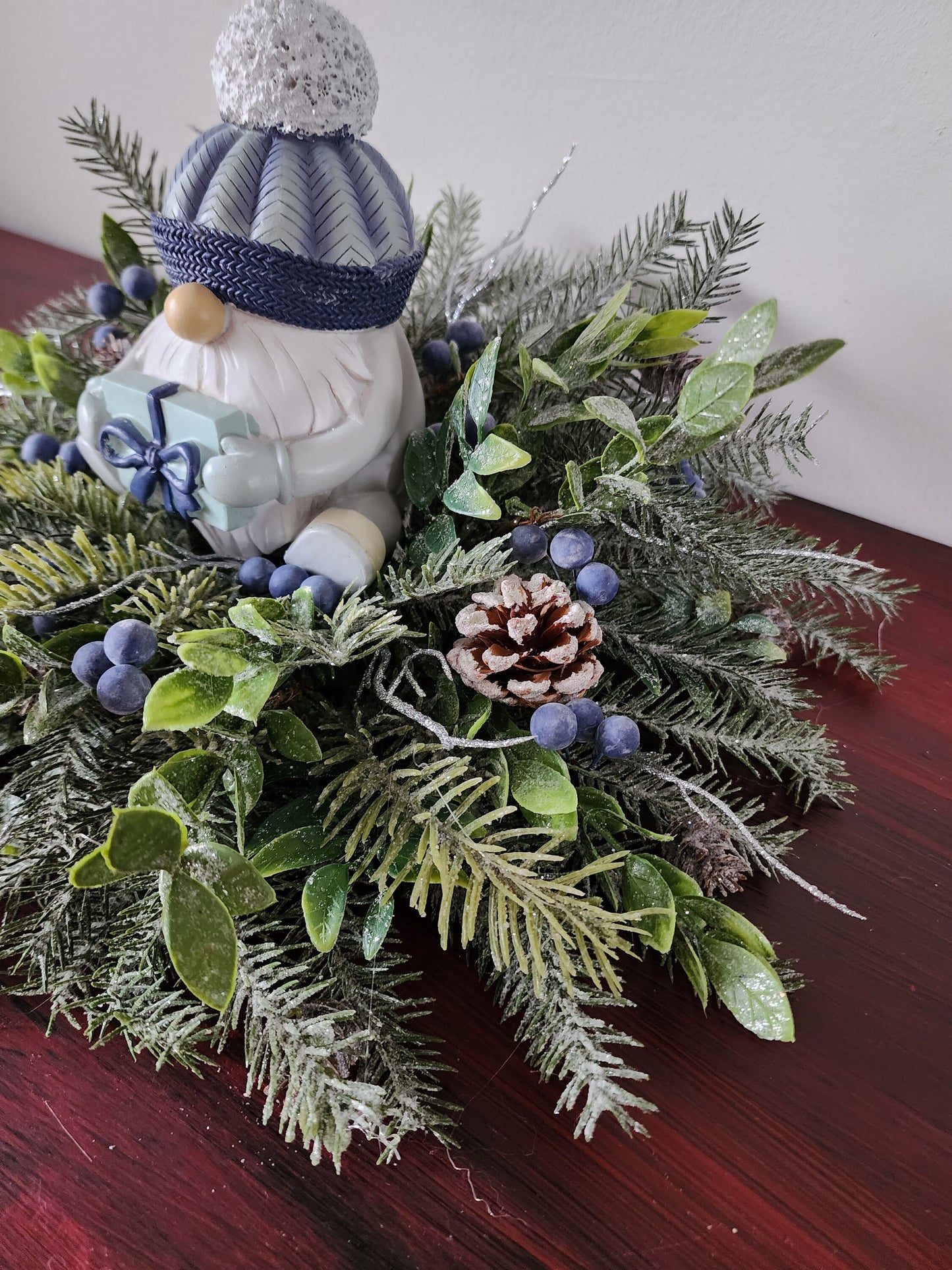 Gift Giving Winter Gnome