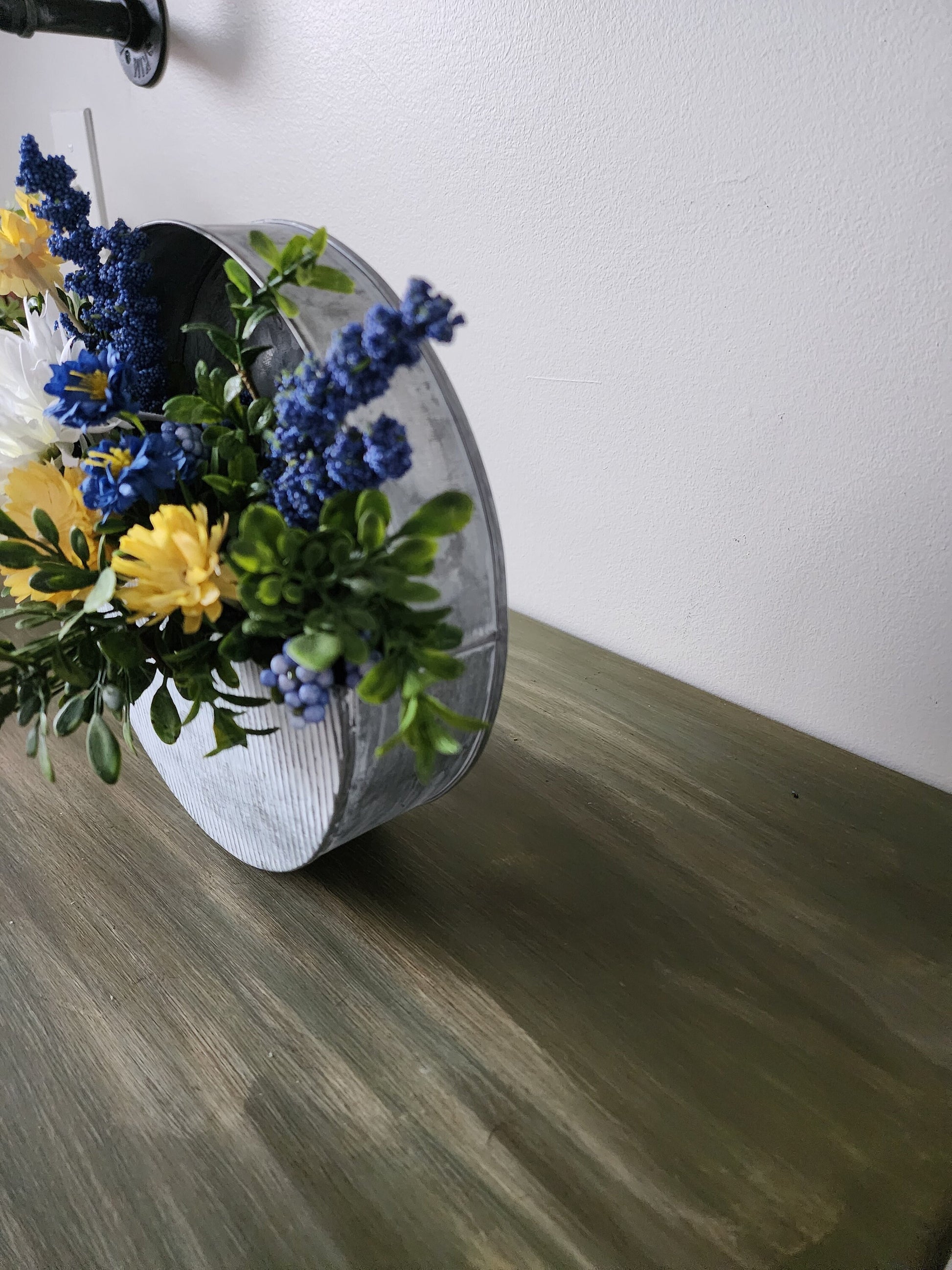 Circular Summer Floral Wall Pocket