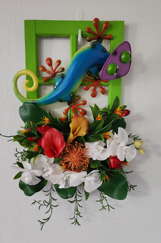 Island Lizard Wall Hanging