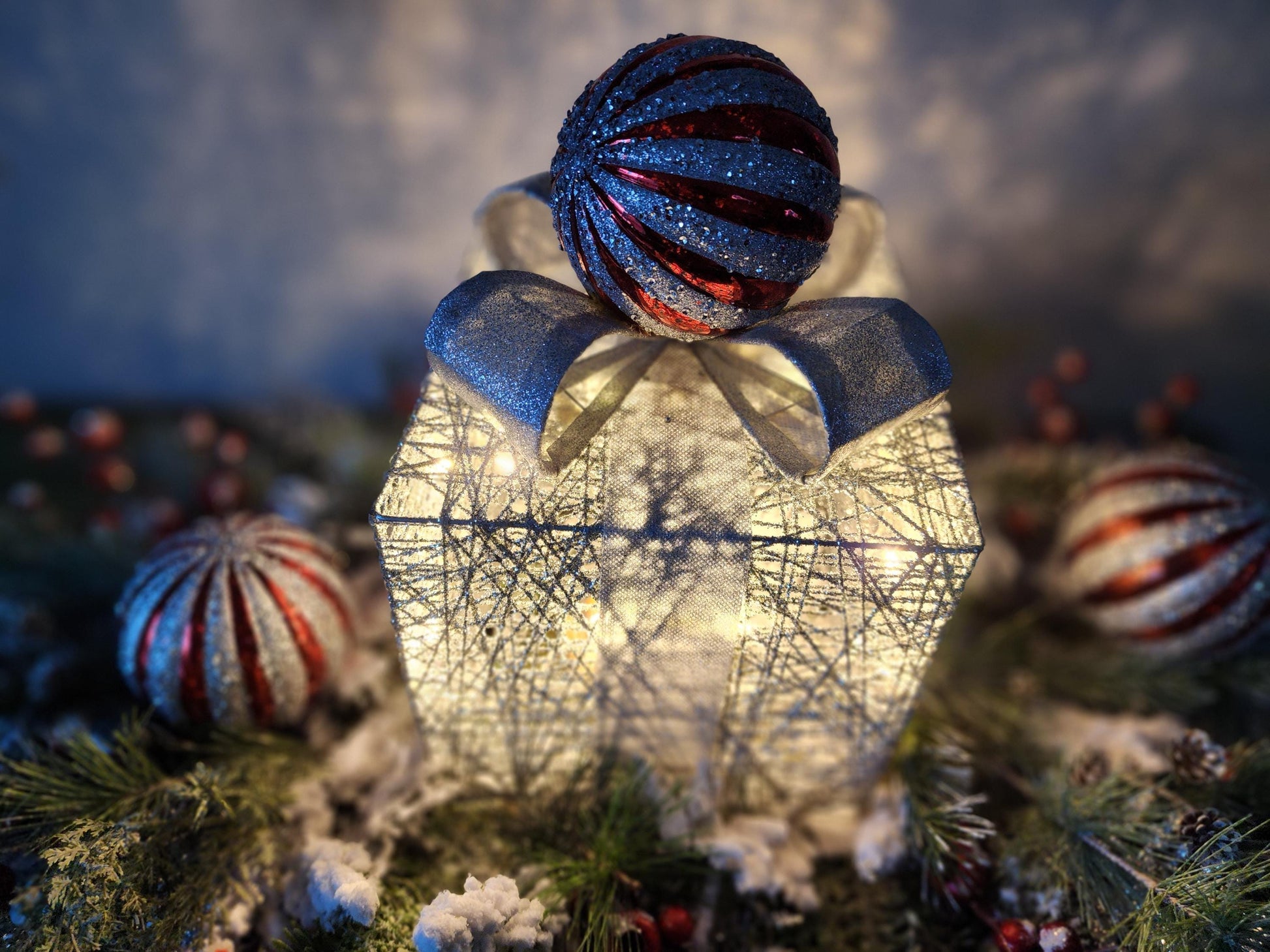 Silver Gift Box Centerpiece