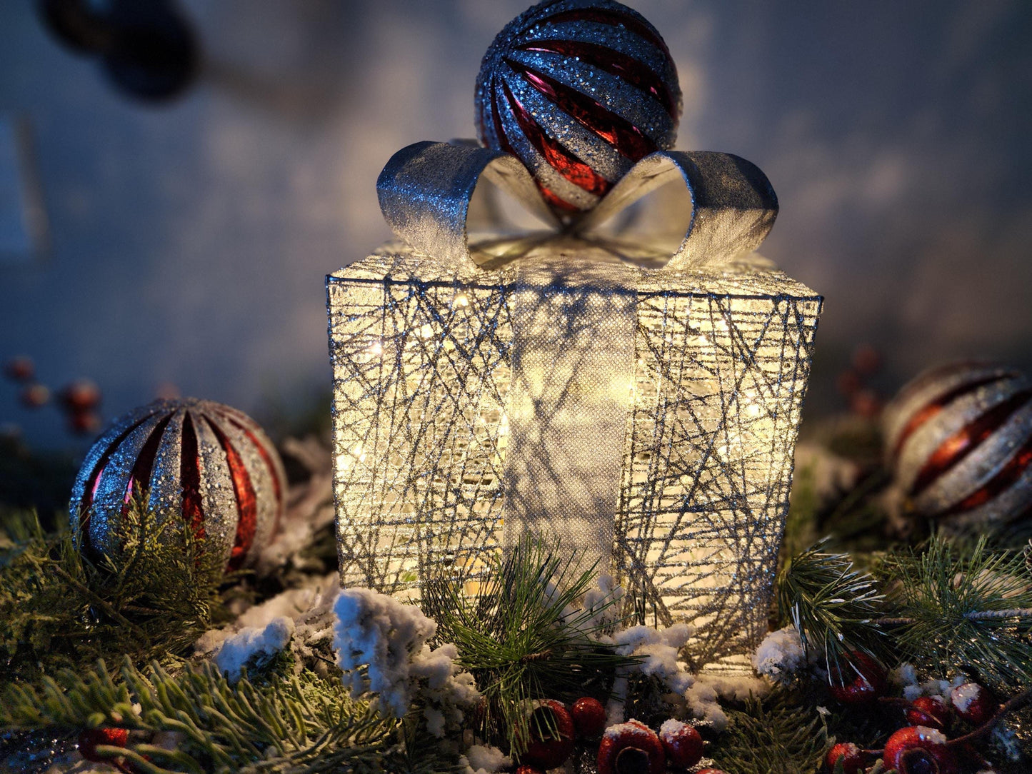 Silver Gift Box Centerpiece