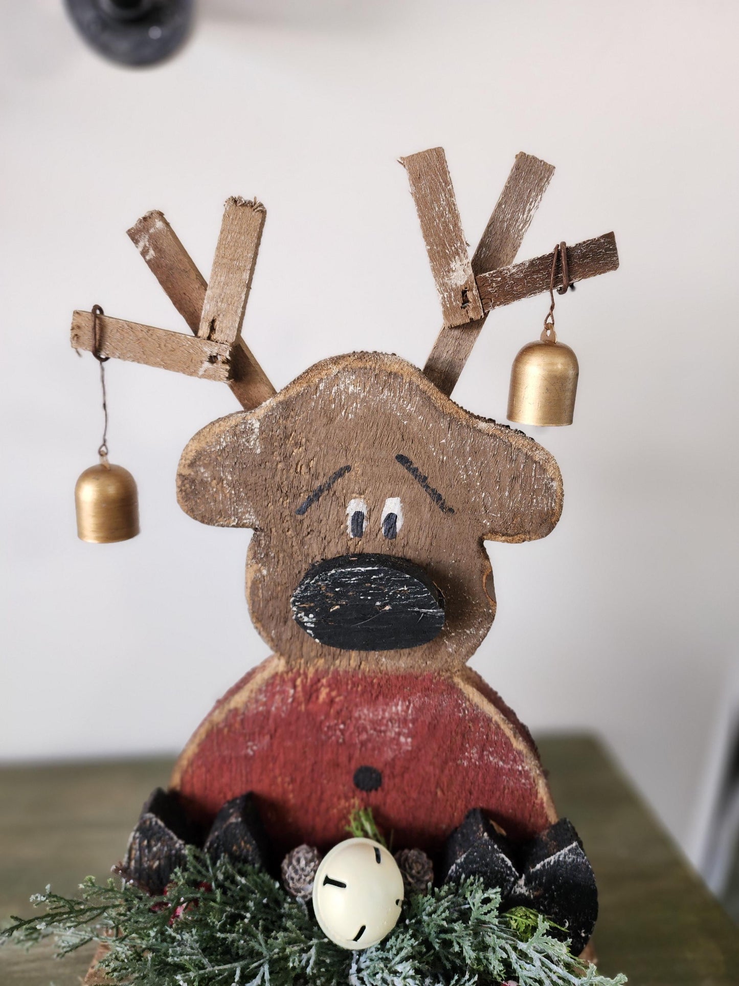 Wooden Reindeer Sitter Arrangement