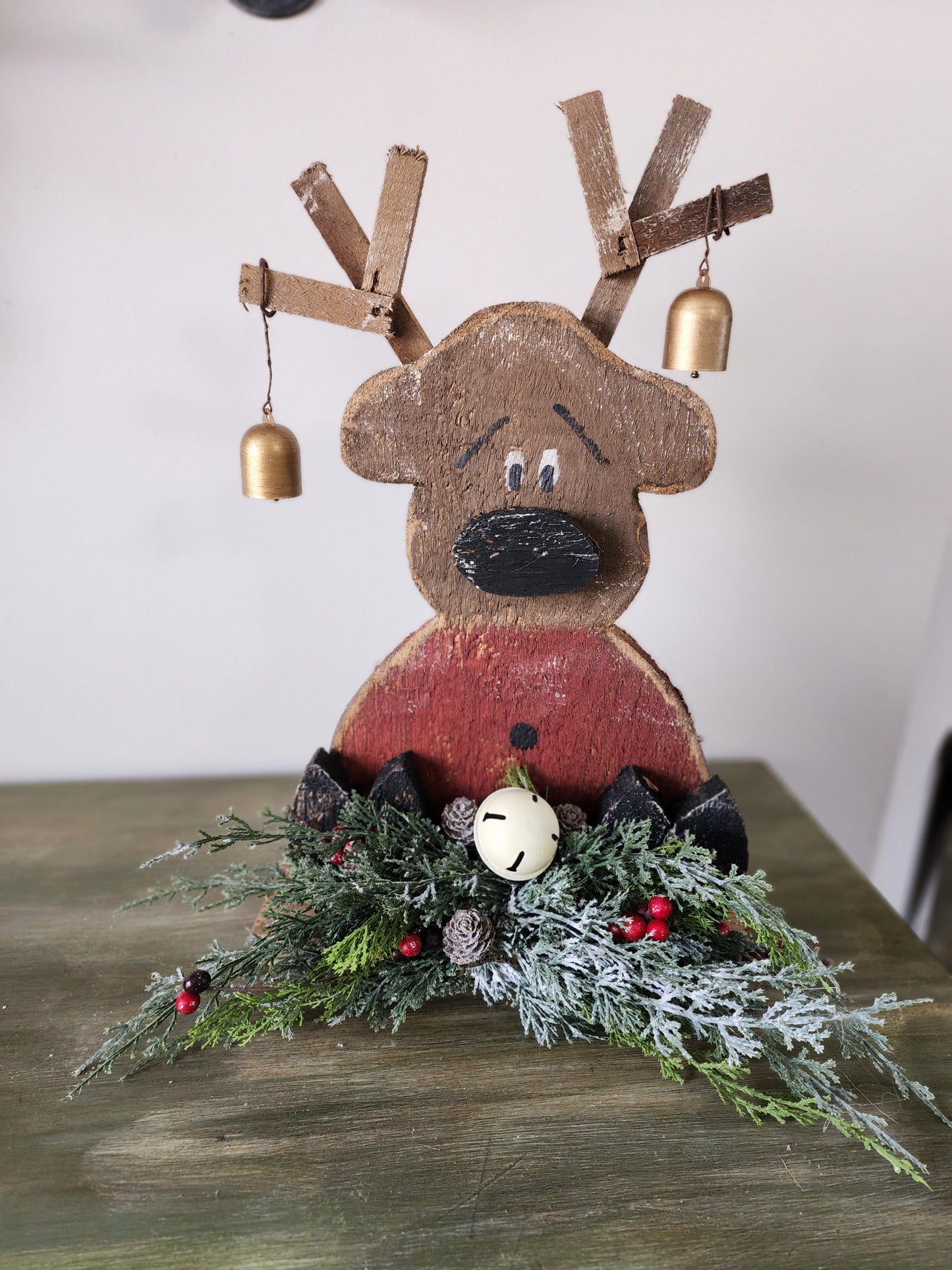 Wooden Reindeer Sitter Arrangement