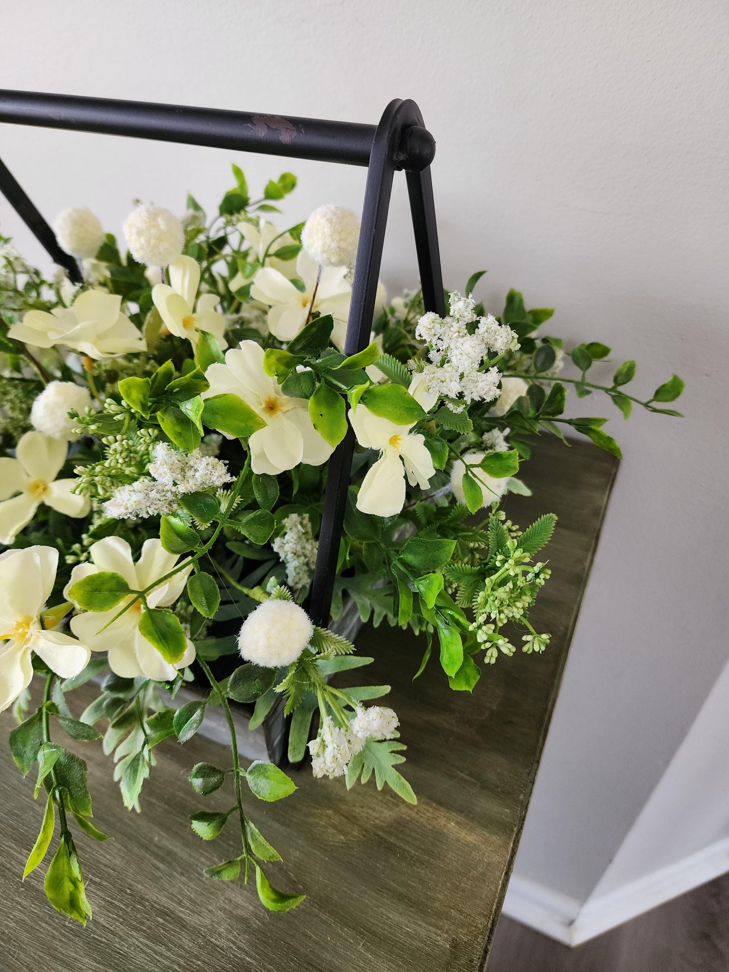 Soft Yellow & Cream A-Frame Style Centerpiece