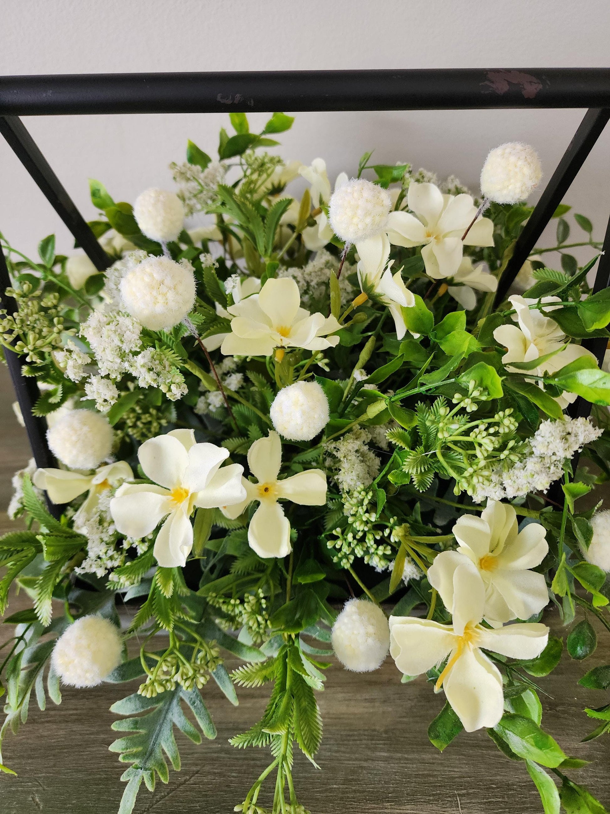Soft Yellow & Cream A-Frame Style Centerpiece