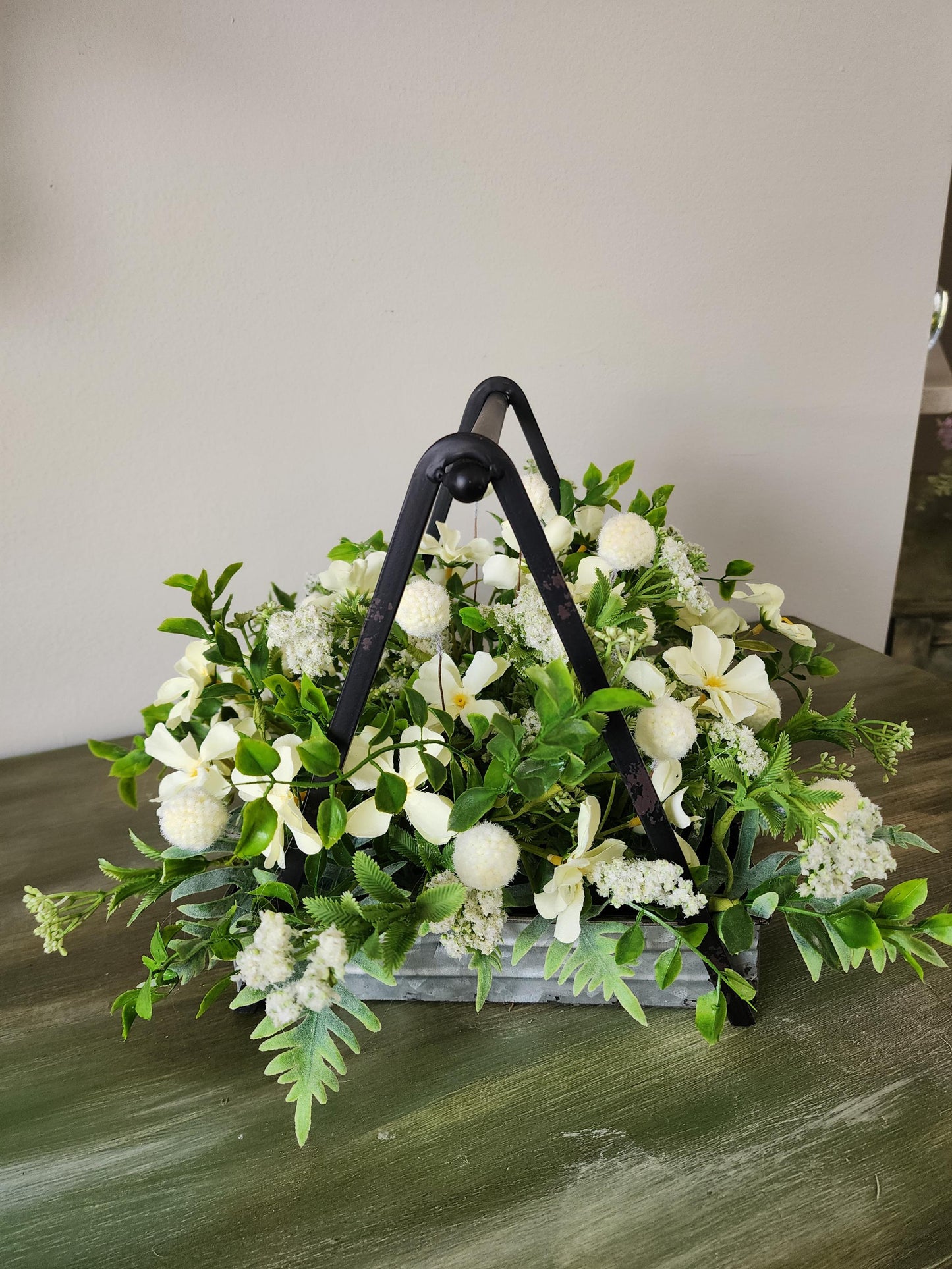 Soft Yellow & Cream A-Frame Style Centerpiece