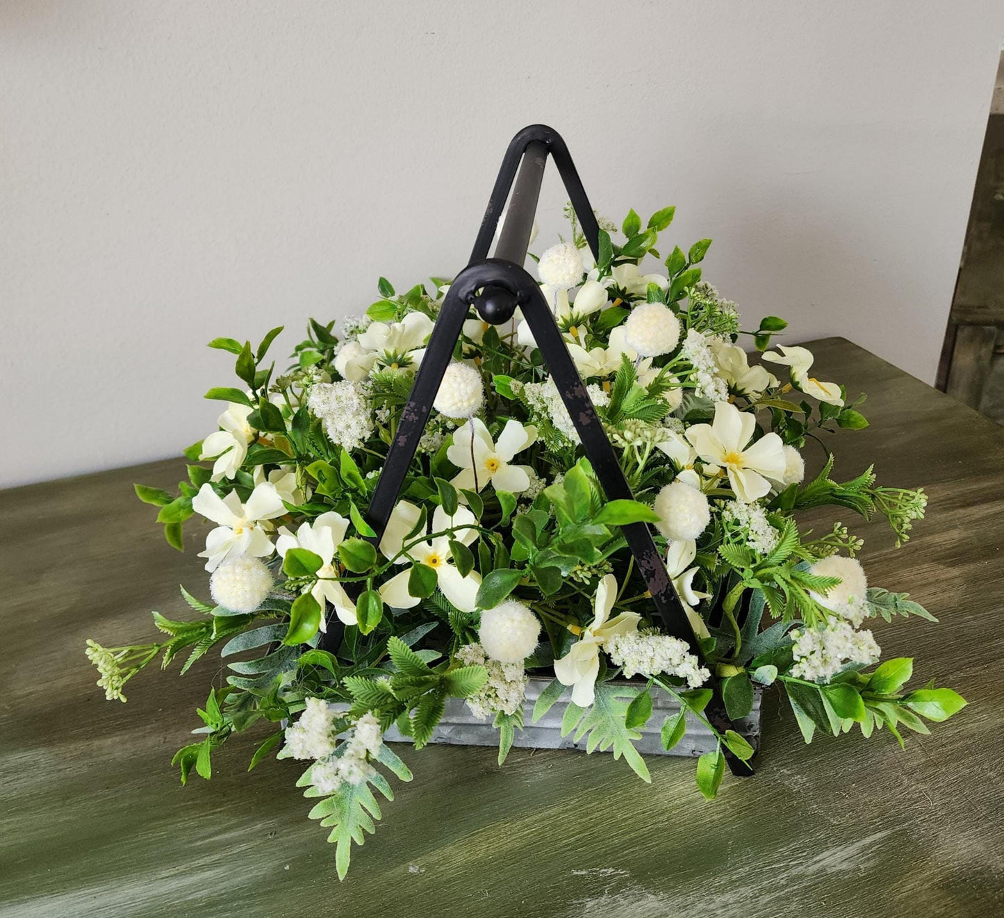 Soft Yellow & Cream A-Frame Style Centerpiece