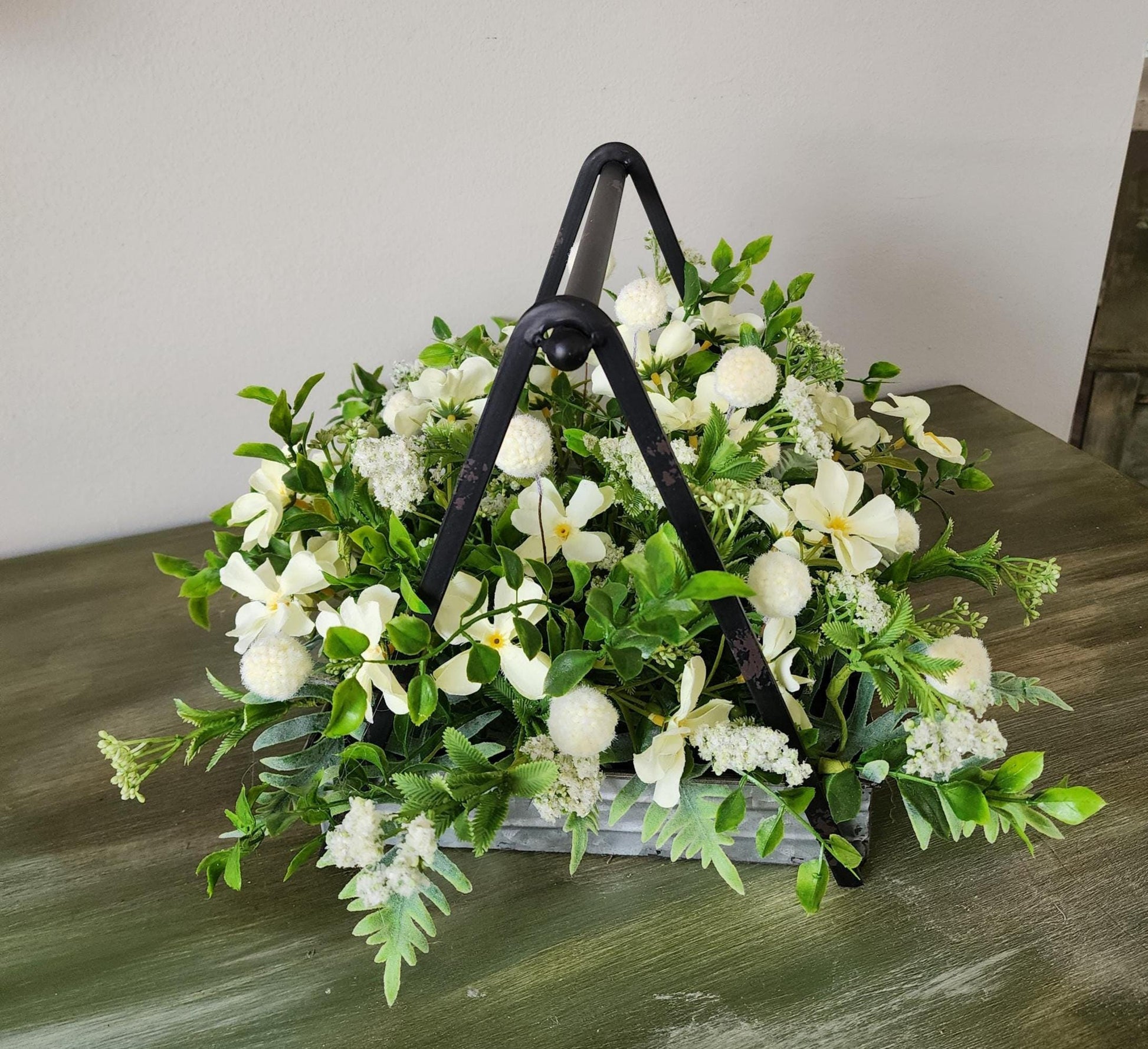 Soft Yellow & Cream A-Frame Style Centerpiece