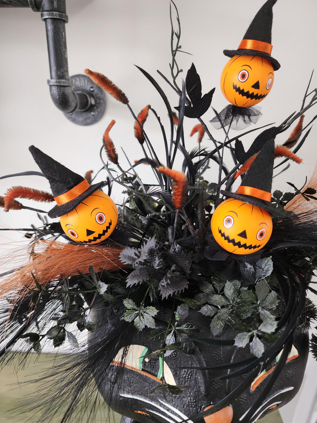 Nostalgic Halloween Cat Tabletop Arrangement