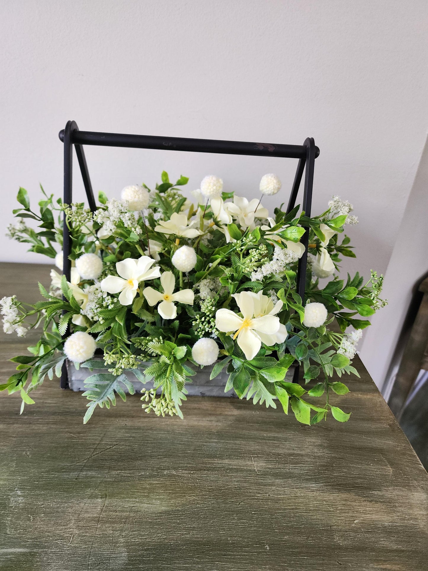 Soft Yellow & Cream A-Frame Style Centerpiece