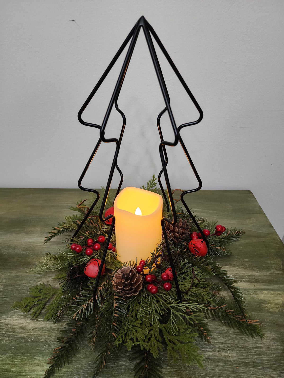 Christmas in Silhouette | Metal Christmas Tree Decoration