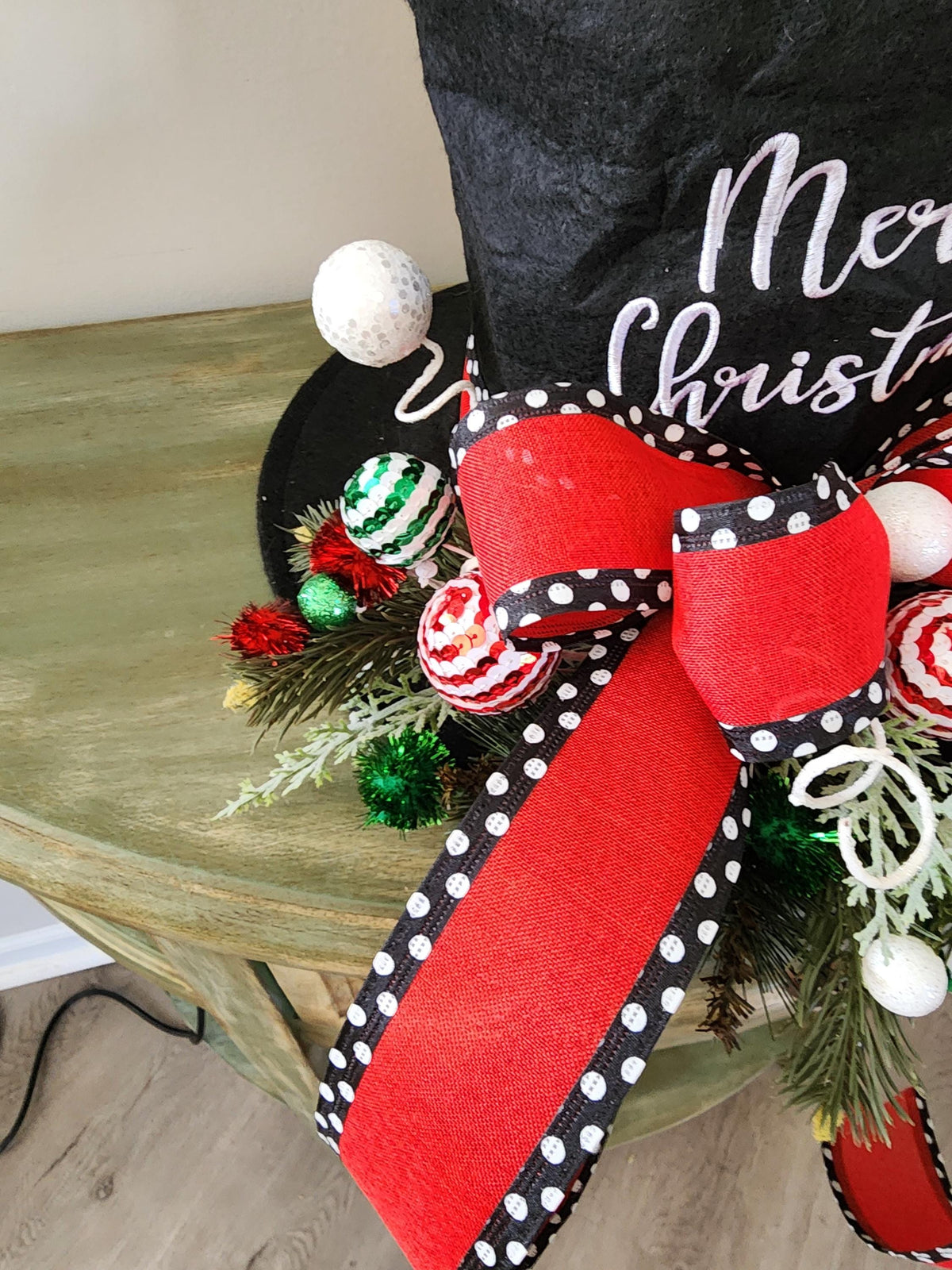 Merry Christmas Top Hat Tree Topper